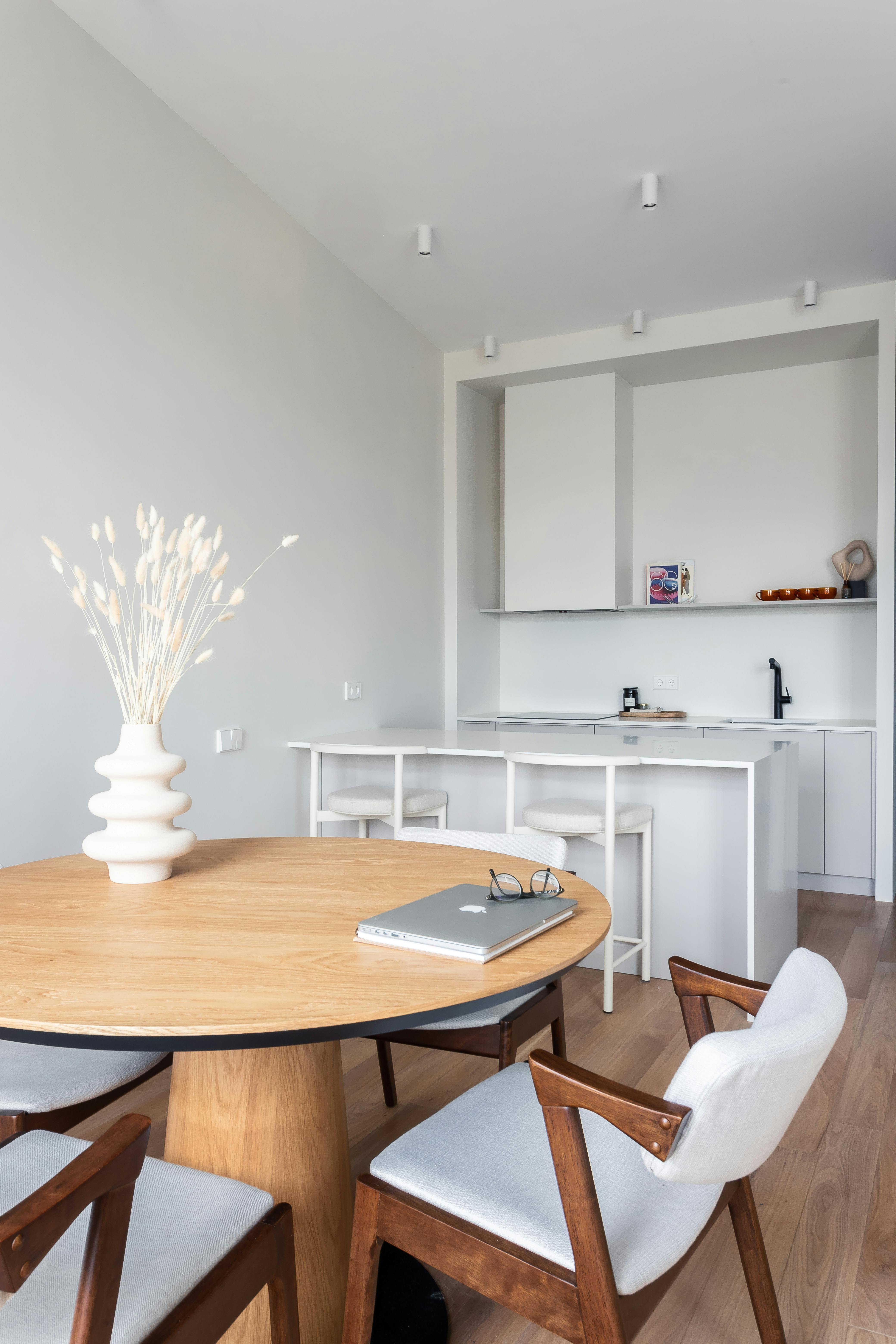 Masa ve Sandalye Grubu